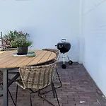 't Voorhuys Aan Zee- Tuin En Gratis Parkeren Holiday home *